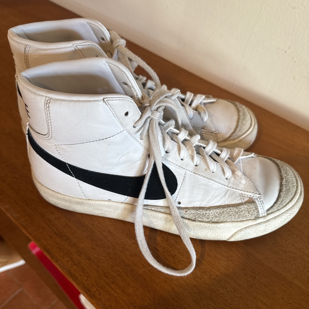 Nike Women's White and Black High-Top Sneakers